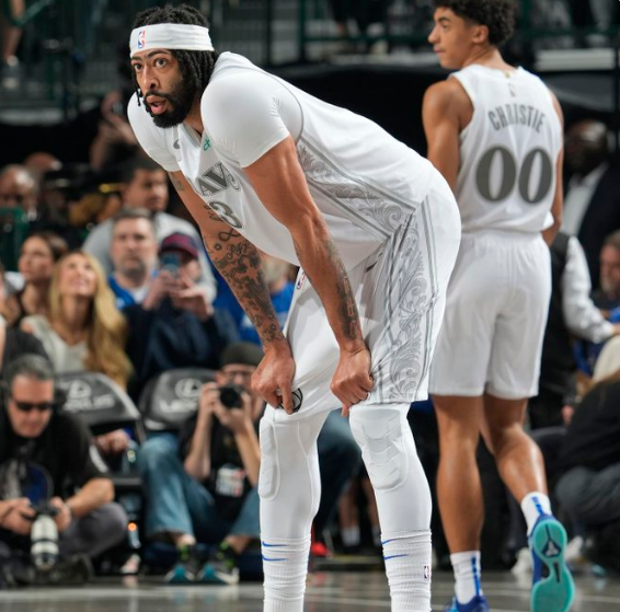 包含出色防守引发热议！，东契奇在快船比赛中出色防守引发球迷热议的词条-开云官网