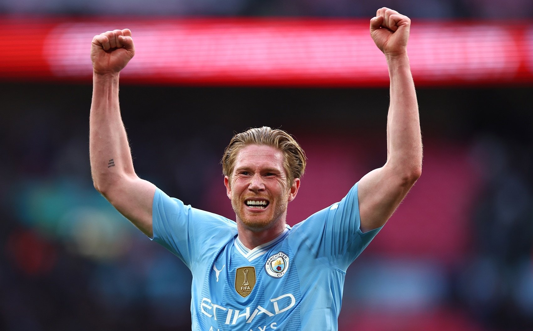 包含巴塞罗那不断突破！，德布劳内连续五场比赛得分超过夺冠赢得满堂喝彩的词条-开云集团